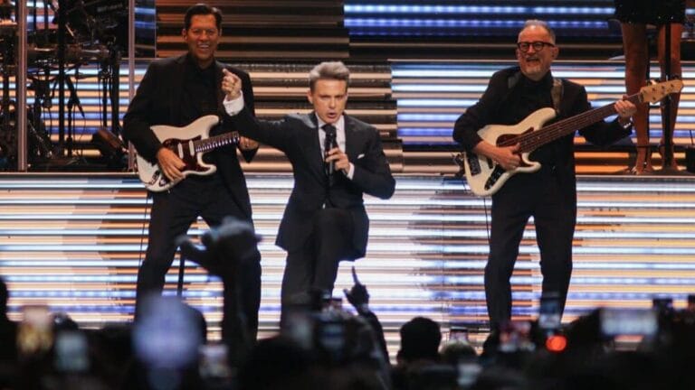 Luis Miguel brilla en el comienzo de su gira en Argentina